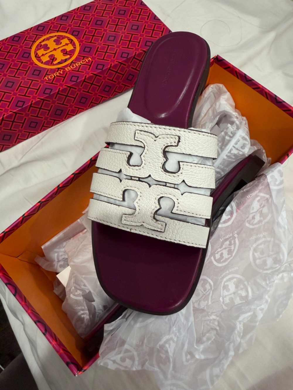 Tory Burch White Leather Double-Logo Slide with Plum Footbed